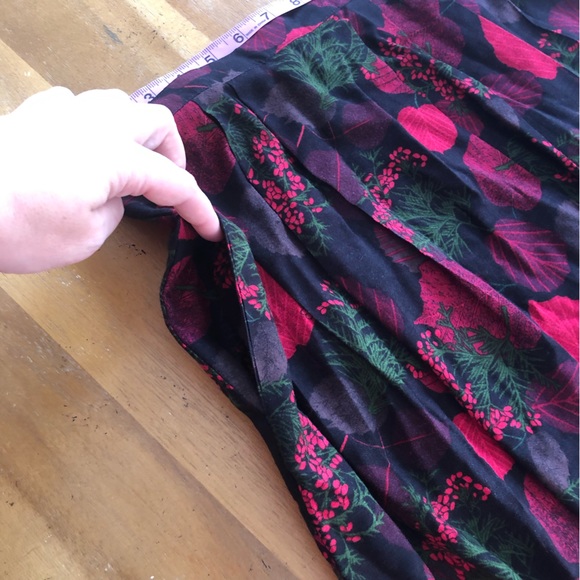 Vintage Orvis Pleated Skirt Colorful Botanical Winter Floral Midi Length Pockets - Picture 10 of 15